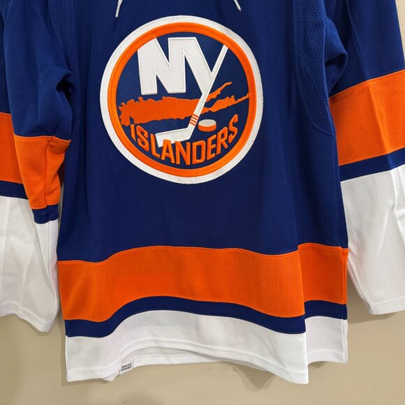 Adidas NHL New York Islanders Authentic Home Hockey Jersey GT5618 Mens 42 $180 - Picture 4 of 9